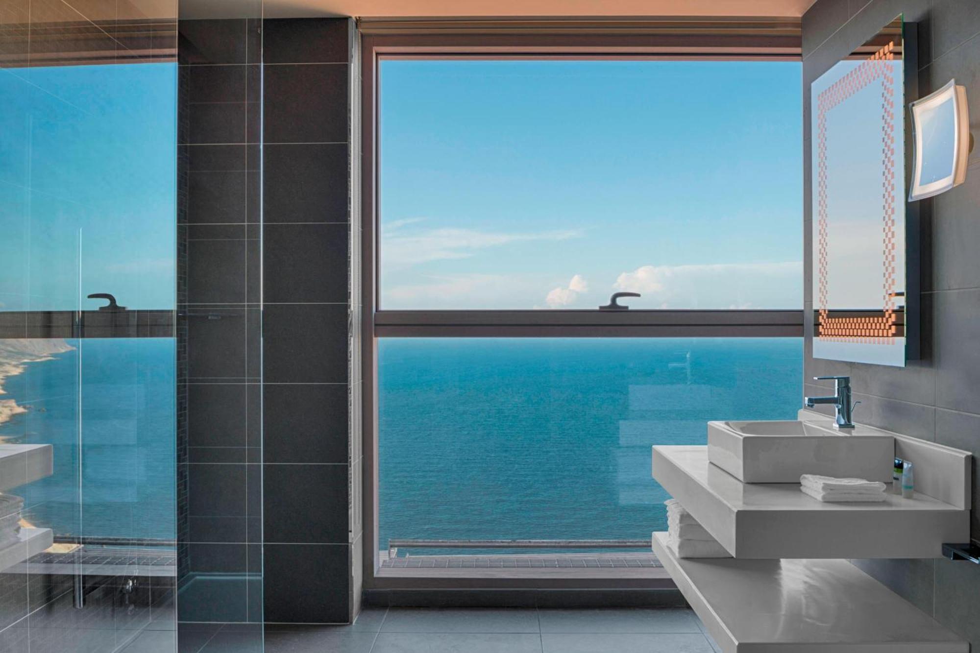 Four Points By Sheraton Оран Экстерьер фото